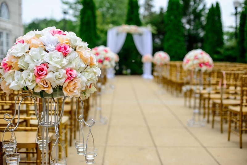 Minimalist Wedding Aisle Decor